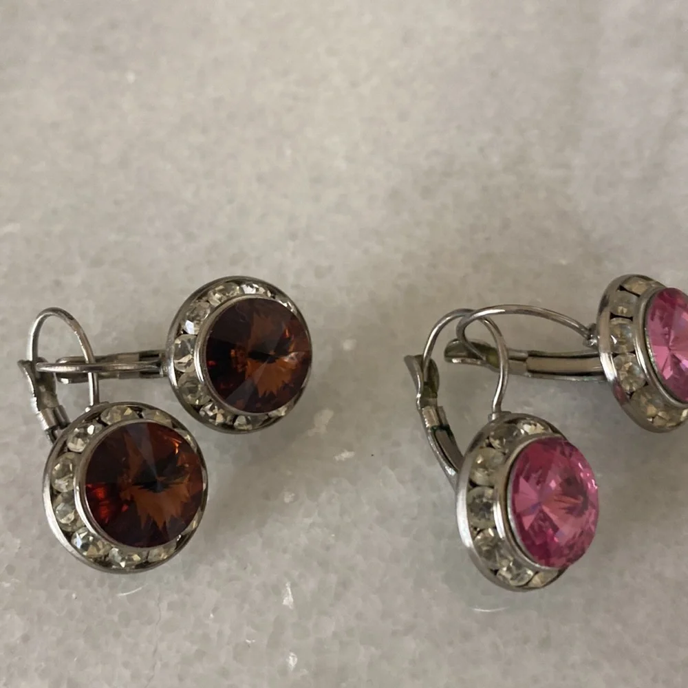 Beautiful earrings - Picture 2 of 3